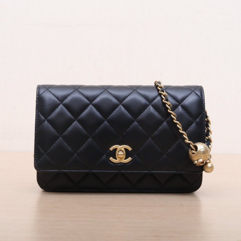 CHANEL CFWOC19黑色羊皮晶片開金扣金球調節扣肩帶肩背包-1