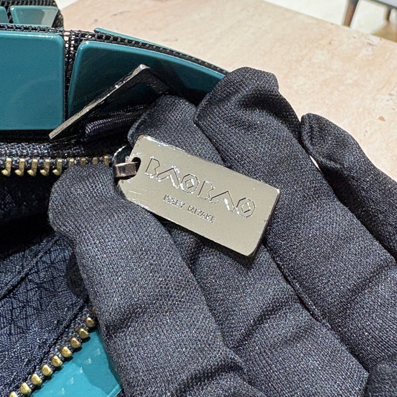 【限量設計、輕盈造型】ISSEY MIYAKE BAOBAO 幾何鏈袋斜背包｜立體菱格拼接｜潮流日系穿搭包款-11