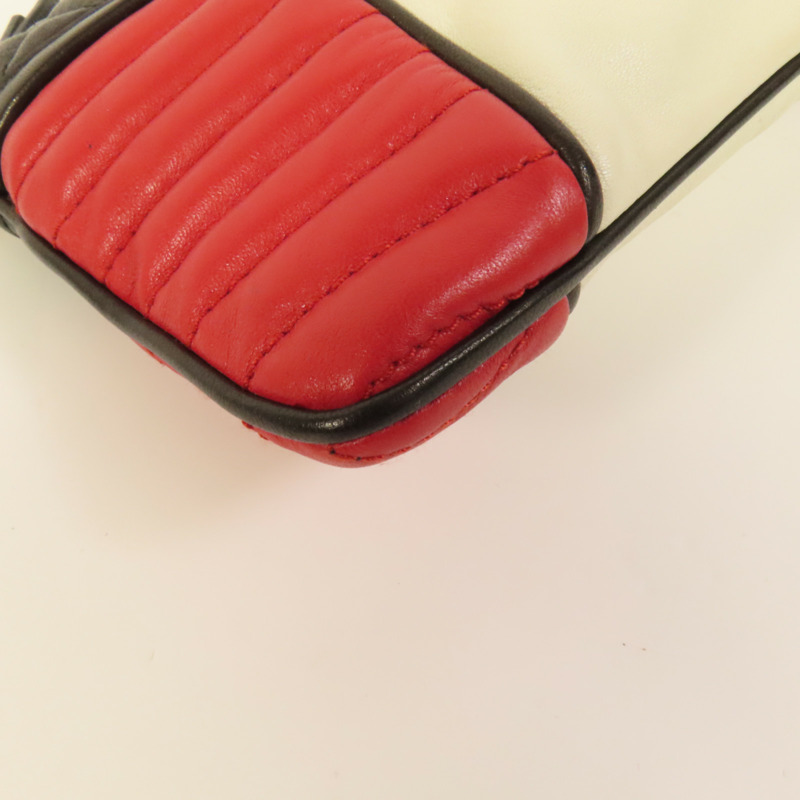 Miu Miu 羊皮皮革Pouch金扣手拿包-8