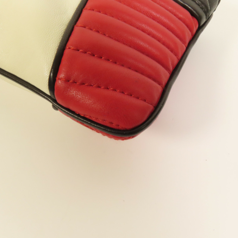 Miu Miu 羊皮皮革Pouch金扣手拿包-9