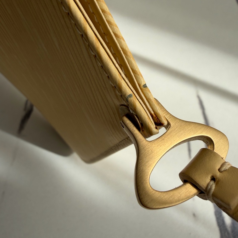 lv米黃色EPI小肩背包🐥晚宴包、交換禮物-10