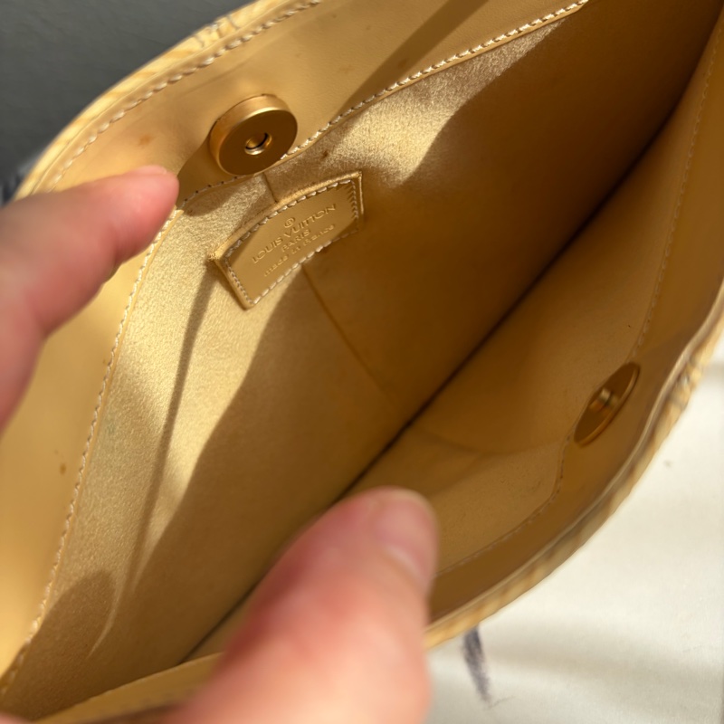 lv米黃色EPI小肩背包🐥晚宴包、交換禮物-14