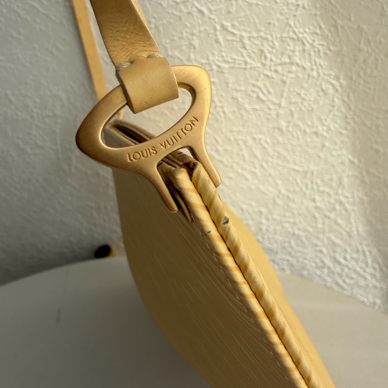 lv米黃色EPI小肩背包🐥晚宴包、交換禮物-16