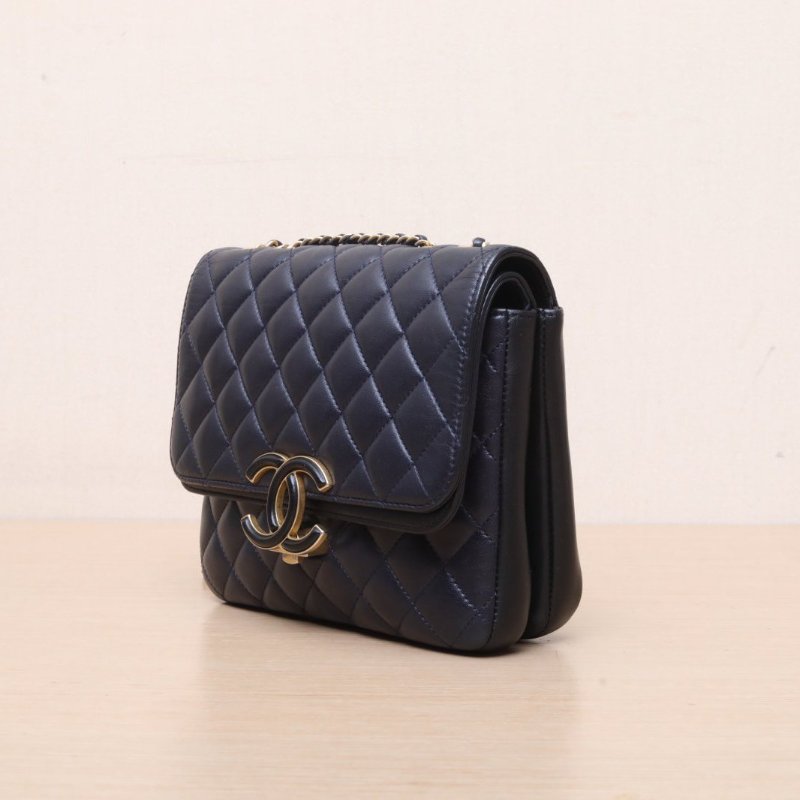 CHANEL 黑色羊皮26開金扣埃及系列古巴logo扣雙層風琴包肩背包-4