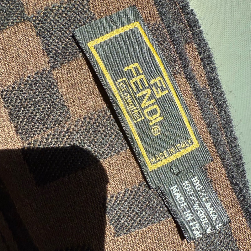 特價優惠🉐 🌸 【精品圍巾|Fendi FF 大格紋雙色長圍巾】-4