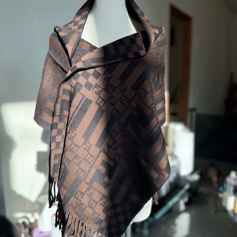 特價優惠🉐 🌸 【精品圍巾|Fendi FF 大格紋雙色長圍巾】-5