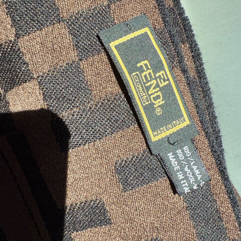 特價優惠🉐 🌸 【精品圍巾|Fendi FF 大格紋雙色長圍巾】-10