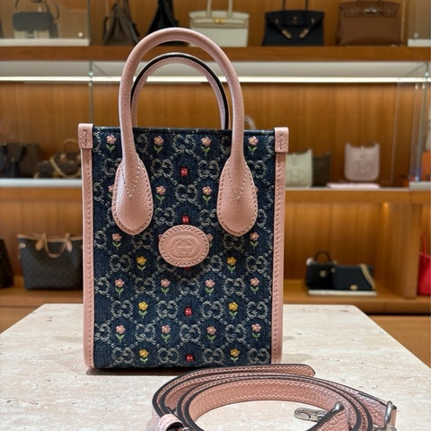 Gucci Fowler Monogram Matte 皮革壓紋腋下包
