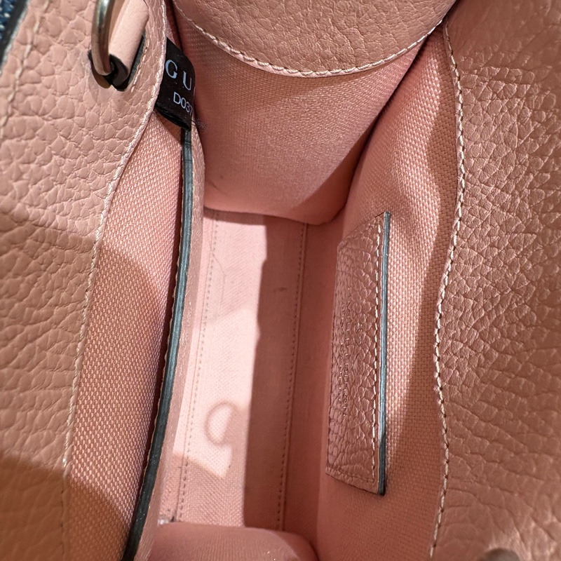 Gucci Fowler Monogram Matte 皮革壓紋腋下包-8