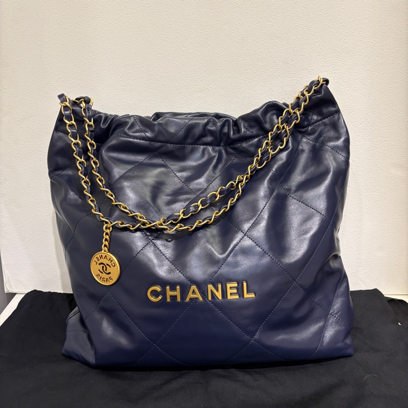 Chanel 22深藍牛皮金釦小號肩背包-0