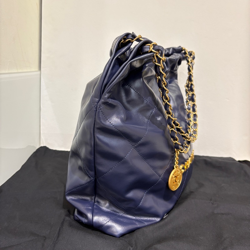 Chanel 22深藍牛皮金釦小號肩背包-1