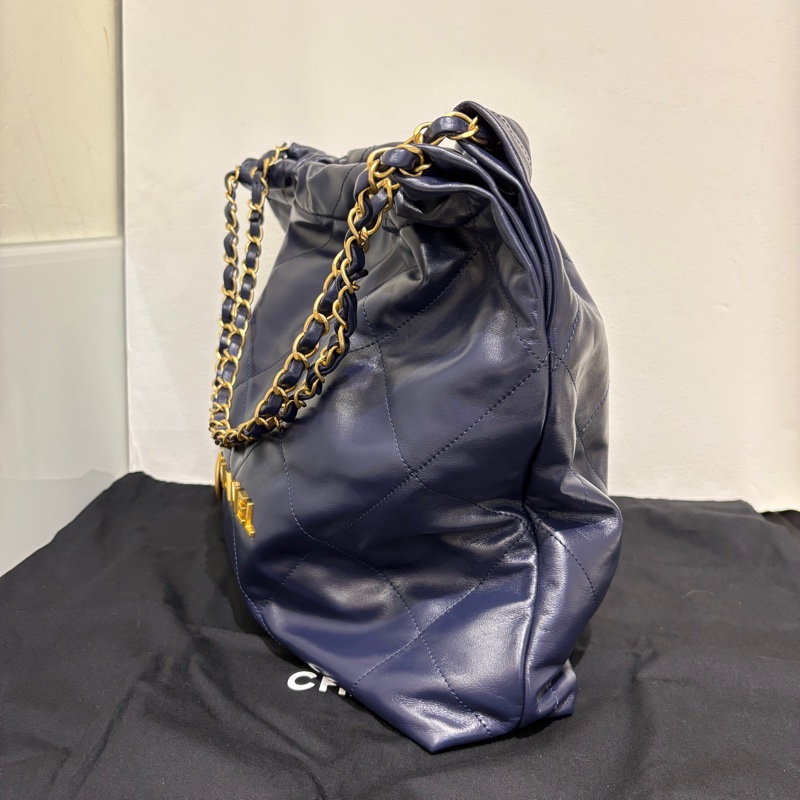 Chanel 22深藍牛皮金釦小號肩背包-2