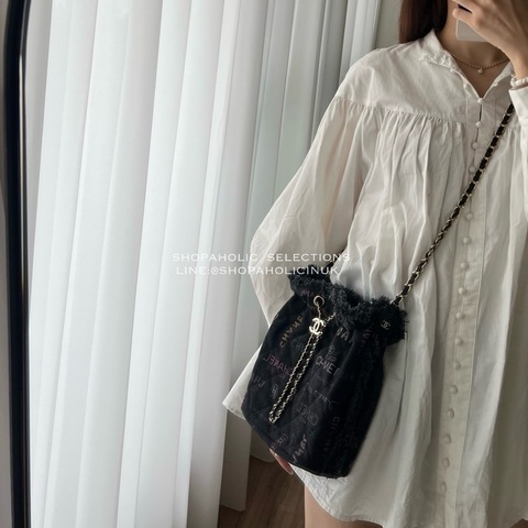Chanel 22P黑色塗鴉牛仔水桶包大號AS3027