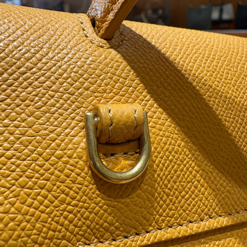 【經典不敗、優雅出行】CELINE NANO 鯰魚包|黃咖皮革|法式質感小號手提斜背包 20cm-13