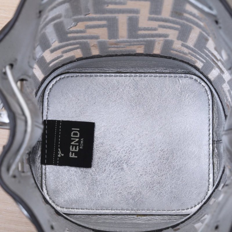 FENDI 銀色珠片FFminiPVC水桶包肩背包-2