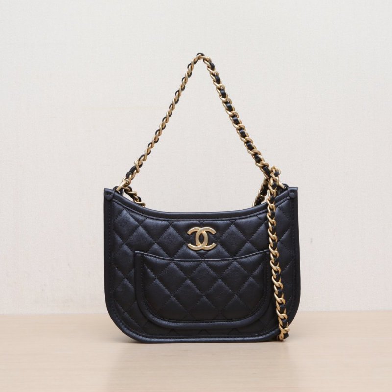 CHANEL 黑色牛皮晶片開金扣24SHOBO皮流浪斜挎包肩背包-1