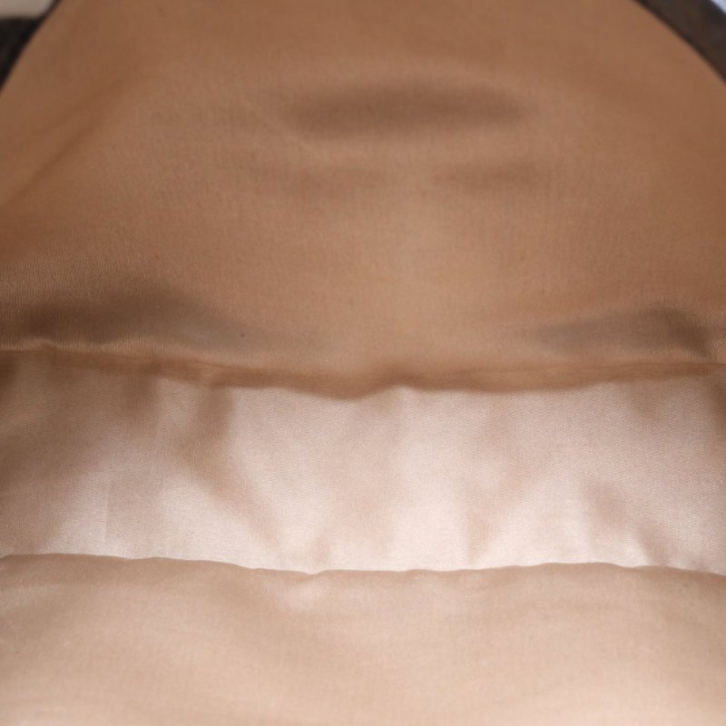 CHANEL 黑色牛皮11開金扣中古黑金機場包腋下包肩背包-2