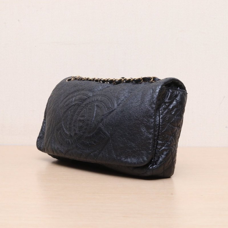 CHANEL 黑色牛皮11開金扣中古黑金機場包腋下包肩背包-3