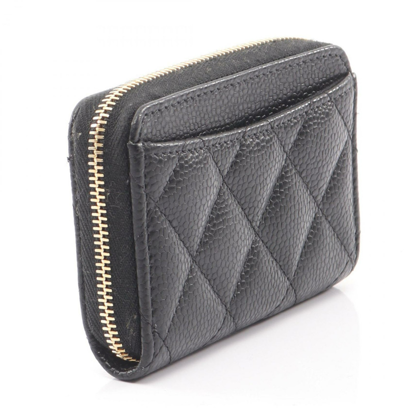 香奈兒經典款拉鍊零錢包,絎縫粒面小牛皮,黑色,二手,金色五金配件。-1