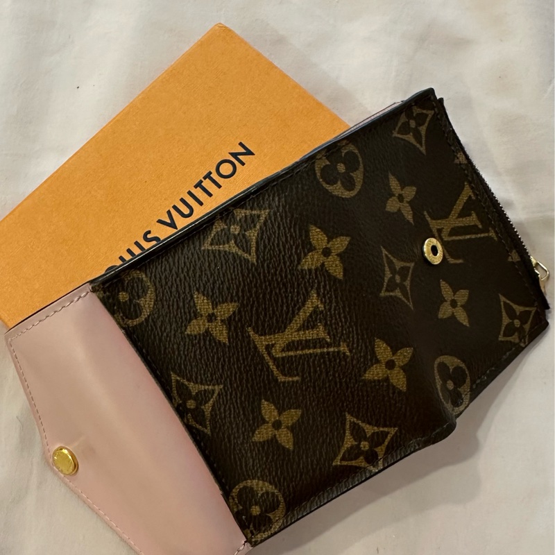 LV 三折短夾 粉 正常使用痕跡-3