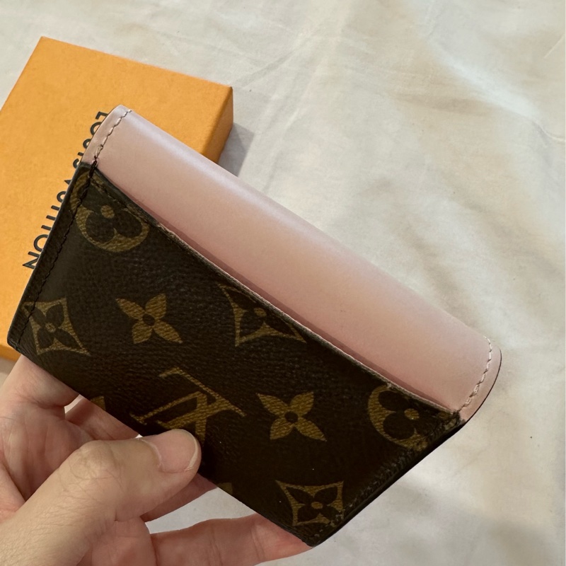 LV 三折短夾 粉 正常使用痕跡-11