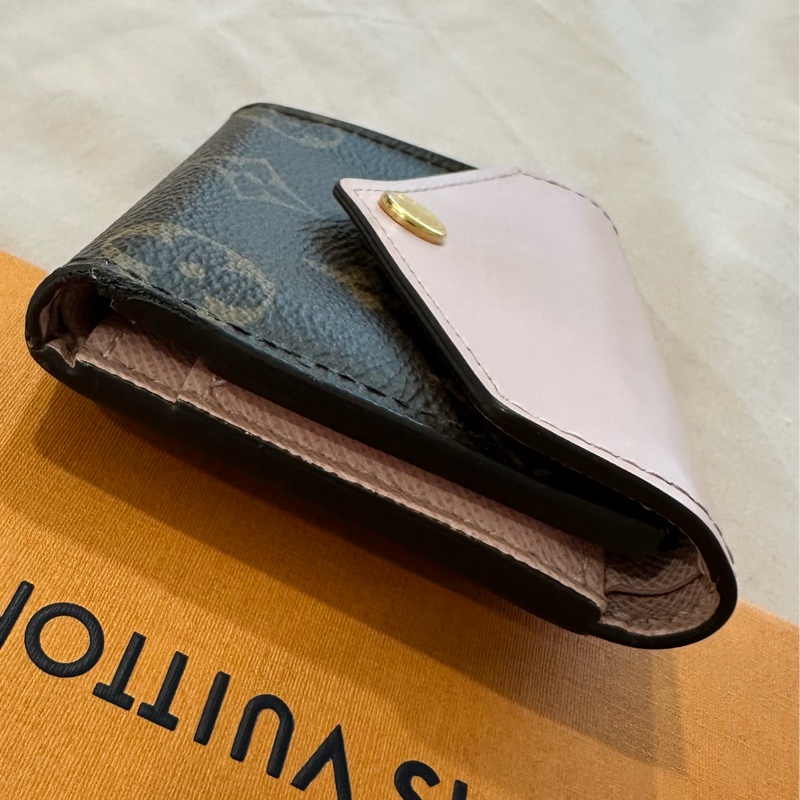 LV 三折短夾 粉 正常使用痕跡-12