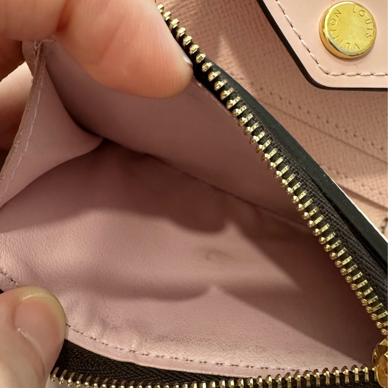 LV 三折短夾 粉 正常使用痕跡-21
