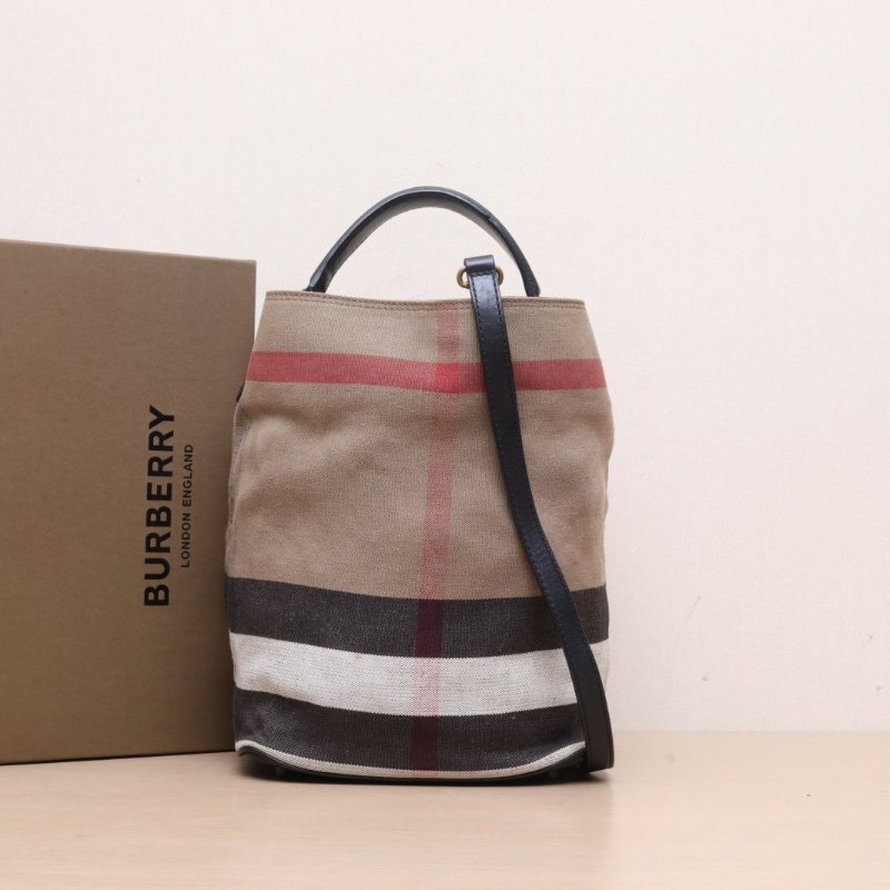 Burberry TheAshby水桶包格子帆布金扣肩背包-0