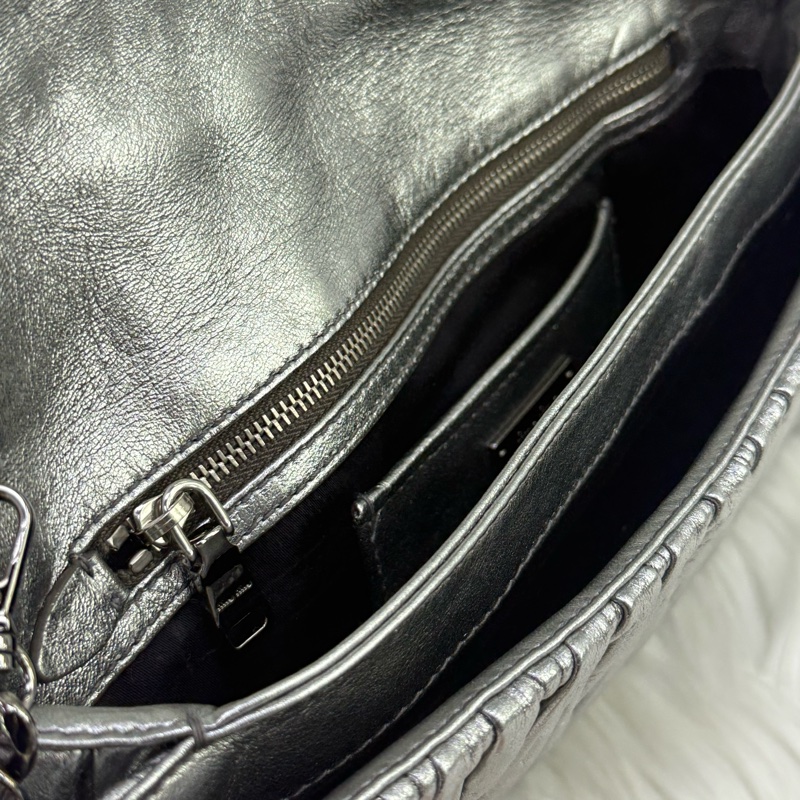 Miu Miu Matelass shoulder Bag-2