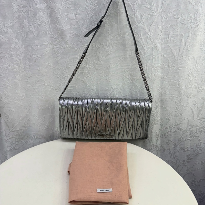 Miu Miu Matelass shoulder Bag-10
