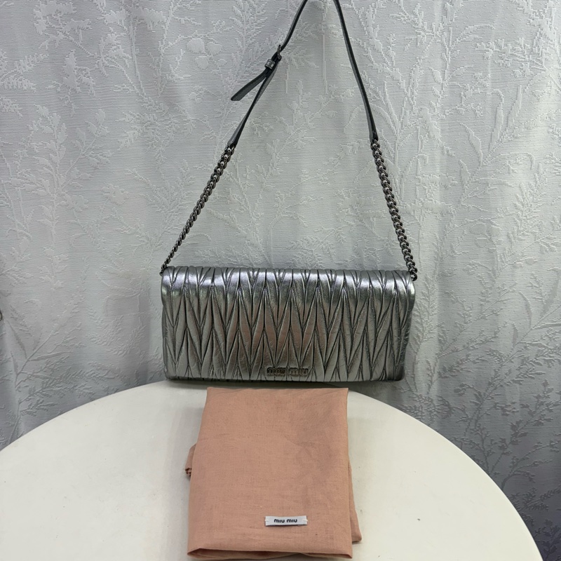 Miu Miu Matelass shoulder Bag-11