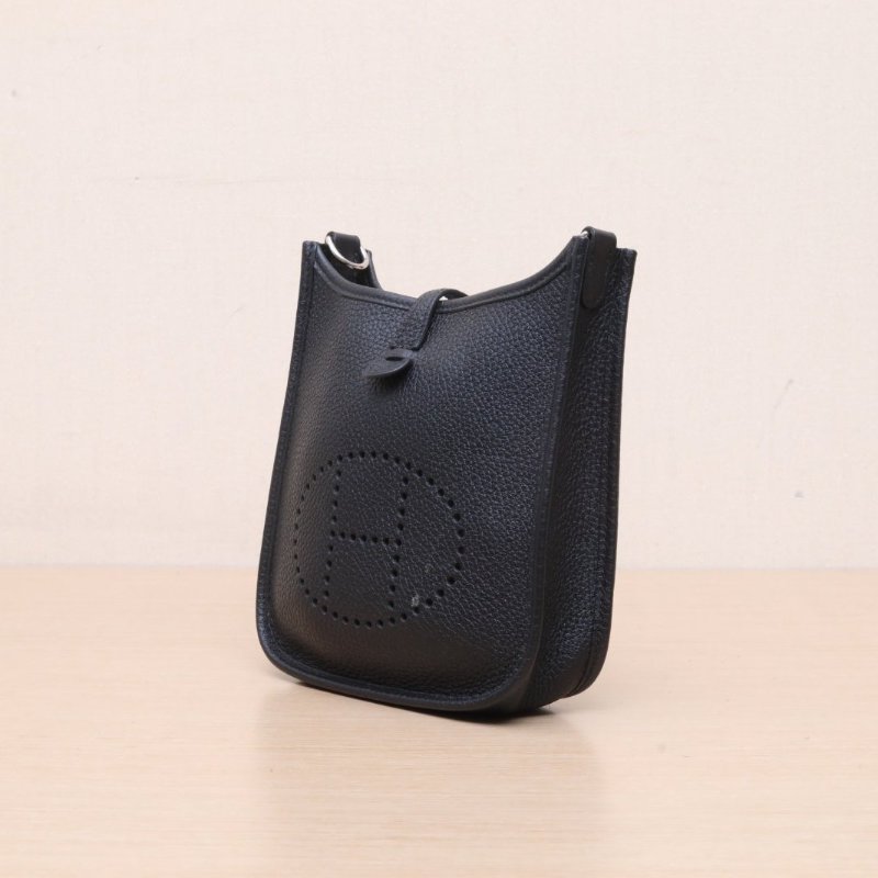 HERMES EvelyneMINI1689黑色TC皮Z刻銀扣肩背包-3