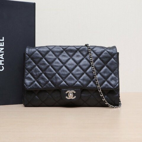 CHANEL 黑色荔枝牛皮荔枝牛皮15開銀扣CF季節款口蓋包Timeless27.5肩背包