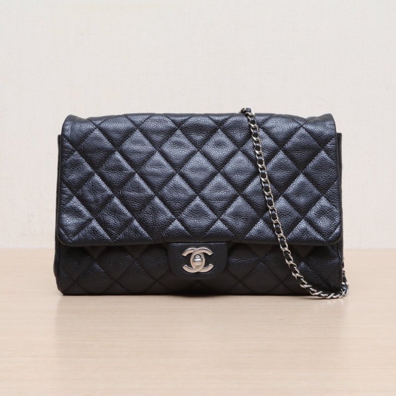 CHANEL 黑色荔枝牛皮荔枝牛皮15開銀扣CF季節款口蓋包Timeless27.5肩背包-1