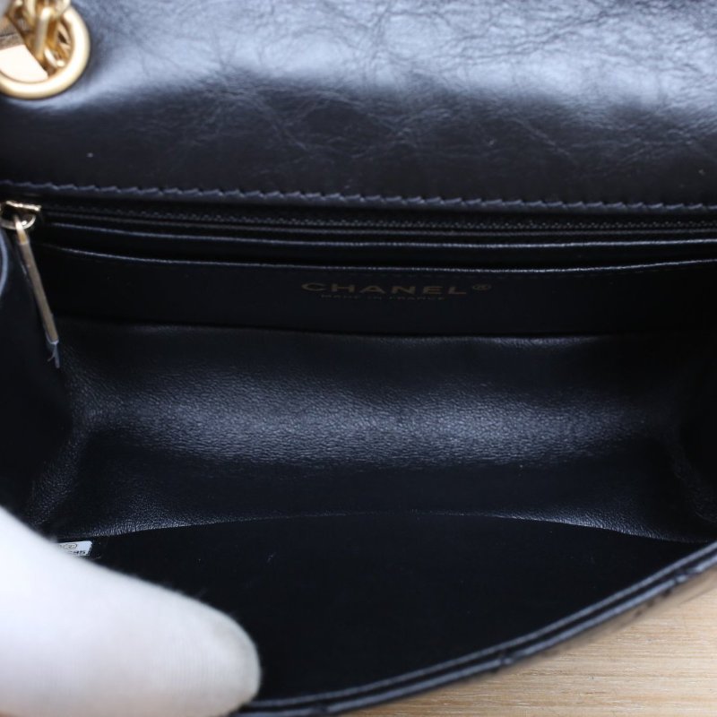CHANEL 2.55口蓋包迷你20黑色牛皮30開金扣肩背包-3