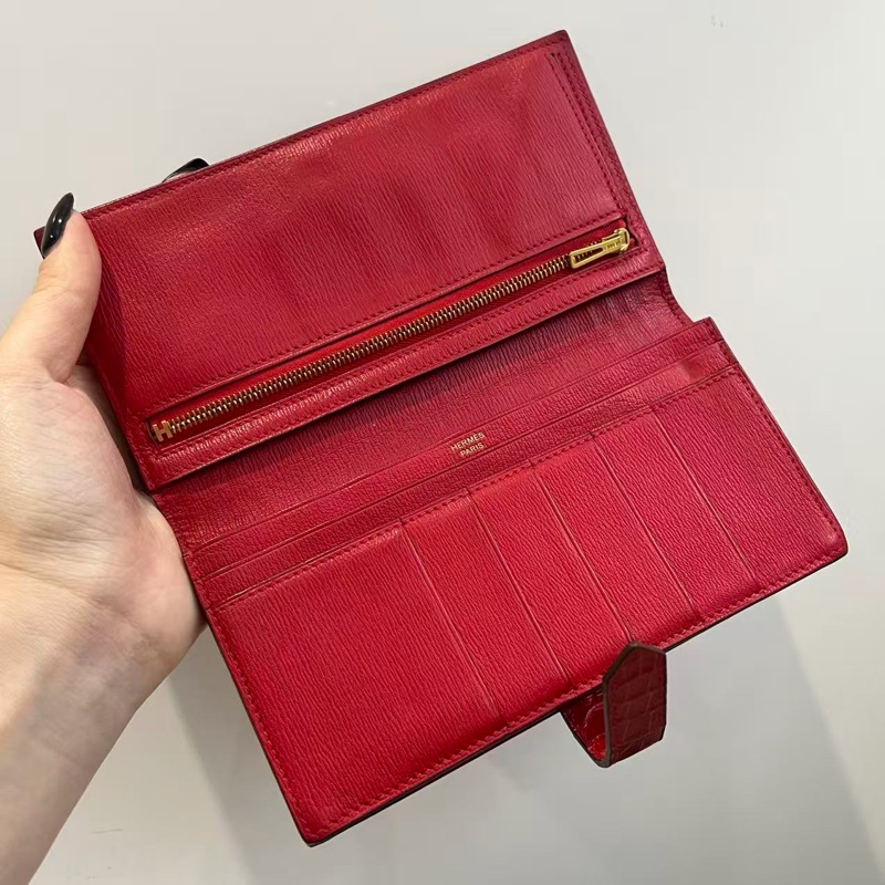 「JL精品代購」愛馬仕紅色金扣鱷魚皮bearn長夾-2