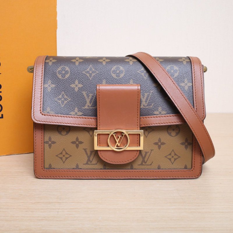 LOUIS VUITTON Dauphine達芙妮中號25老花PVC2019肩背包-0