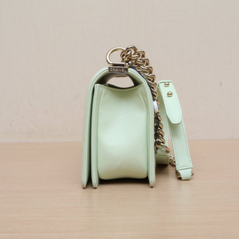 CHANEL Leboy中號25綠色荔枝牛皮晶片開淺金扣V紋肩背包-4