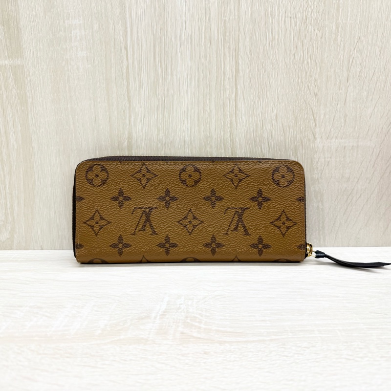 LV淺棕雙色原花窄版Clemenceㄇ拉長夾M82336-1