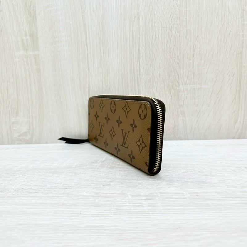 LV淺棕雙色原花窄版Clemenceㄇ拉長夾M82336-2