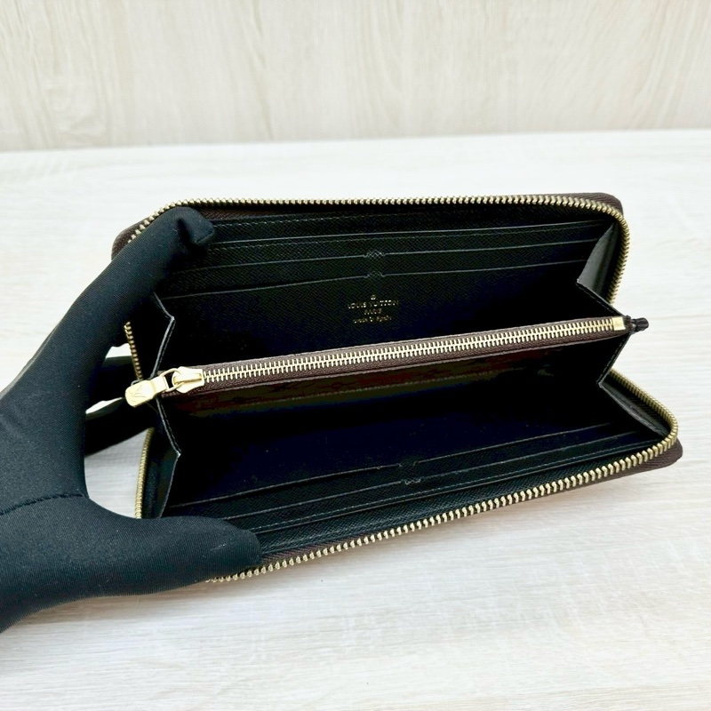 LV淺棕雙色原花窄版Clemenceㄇ拉長夾M82336-4