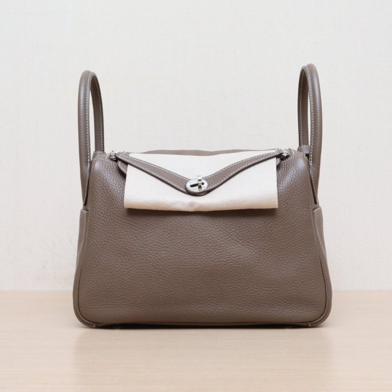 HERMES Lindy3018大象灰TC皮D刻銀扣肩背包-1