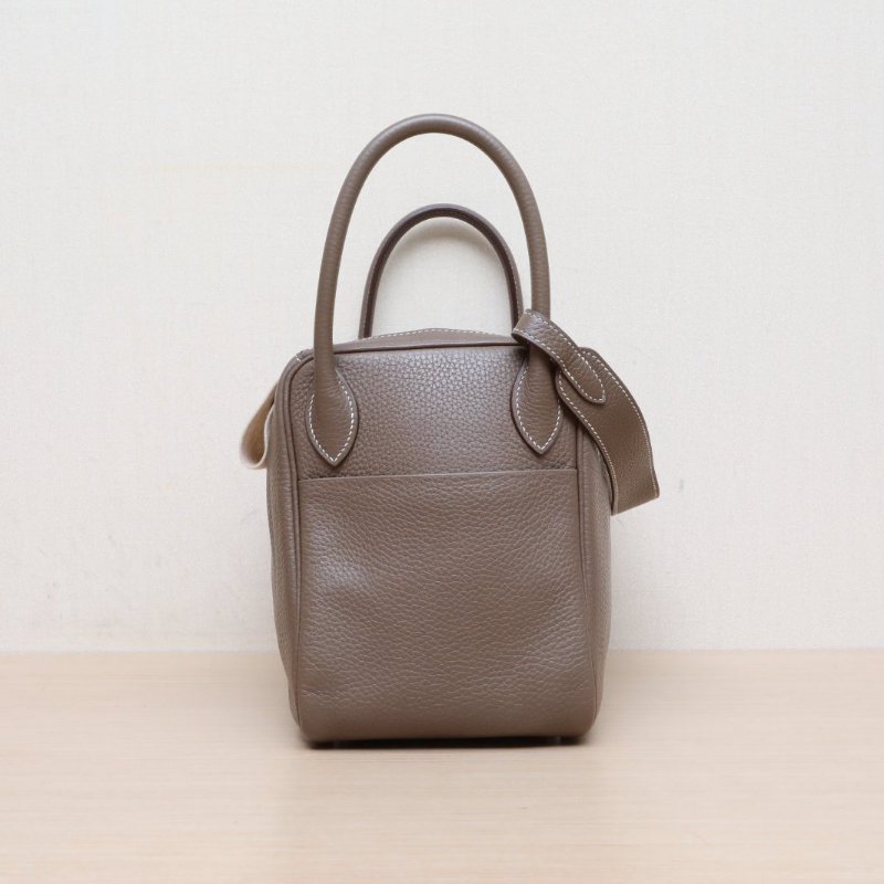 HERMES Lindy3018大象灰TC皮D刻銀扣肩背包-4