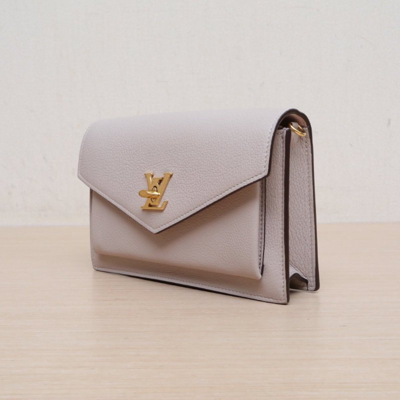 LOUIS VUITTON MyLockMe鏈條包WOC19灰粉色牛皮金扣晶片肩背包-2