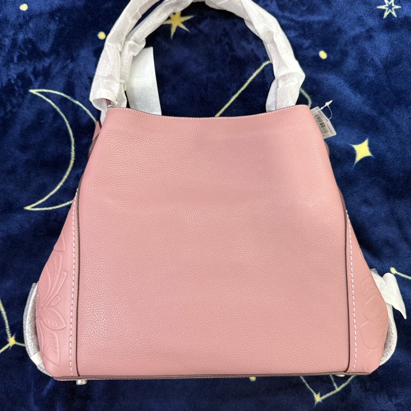 全新!特價!超美雕花!Coach 肩背包 乾燥玫瑰粉💕 托特包/腋下包-1