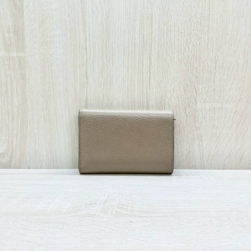 LV奶茶灰色牛皮灰金釦三折Capucines/M82361-1