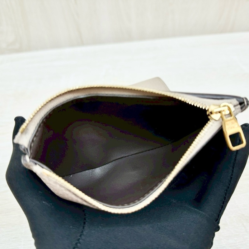 LV奶茶灰色牛皮灰金釦三折Capucines/M82361-9