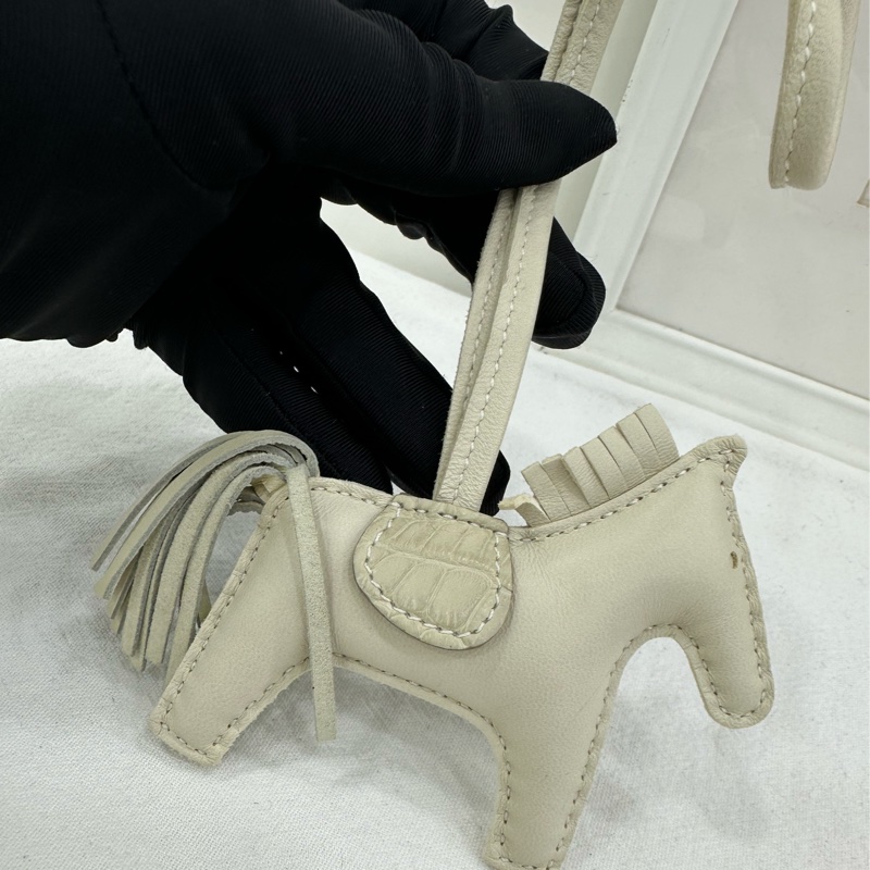 Hermes 愛馬仕 小馬touch吊飾,搭配鱷魚皮馬鞍-4