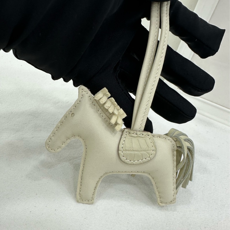 Hermes 愛馬仕 小馬touch吊飾,搭配鱷魚皮馬鞍-5