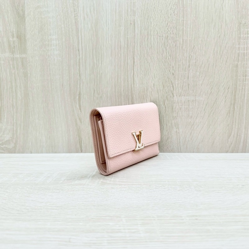 LV粉色牛皮粉金釦三折Capucines中夾M82361-2